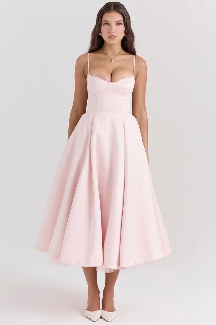 Robe Satinée Évasée | Glamour & Raffinement pour Briller en Soirée