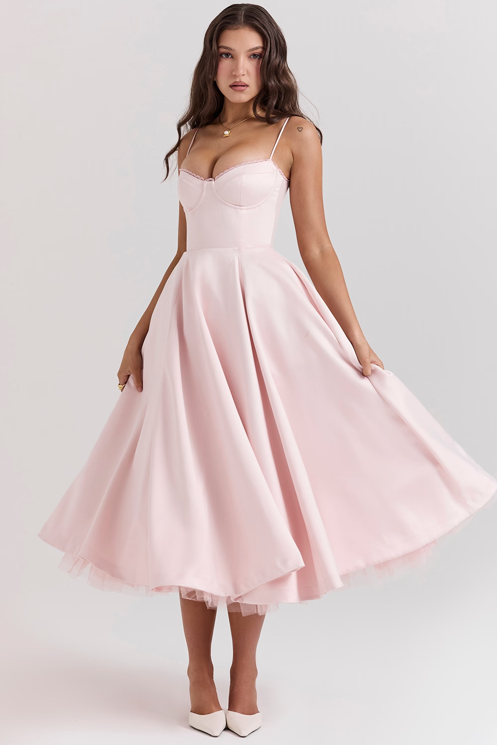 Robe Satinée Évasée | Glamour & Raffinement pour Briller en Soirée