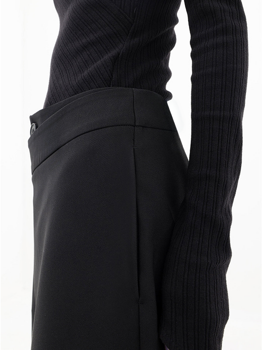 Pantalon Baggy Asymétrique Nienke Femme – Confort & Style Unique