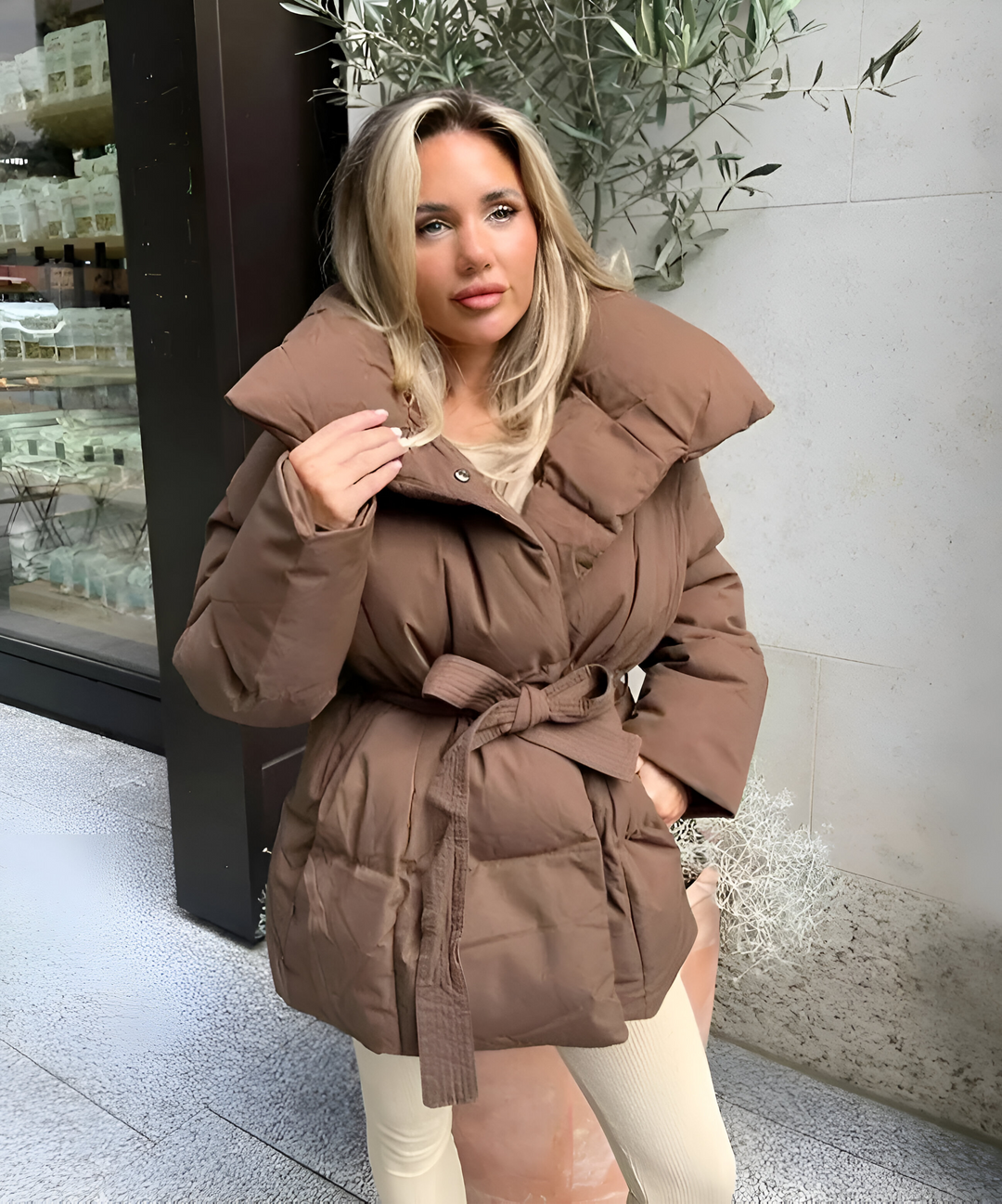 Doudoune Ceinturée : Chaleur Élégante & Silhouette Hiver