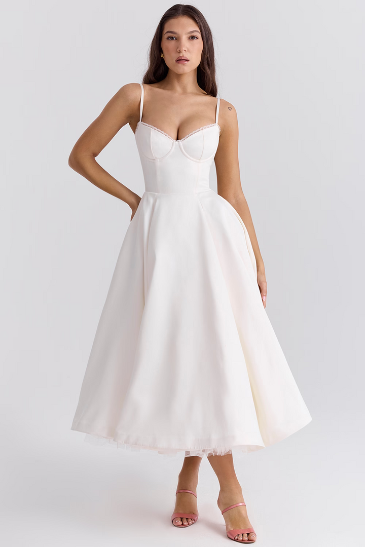 Robe Satinée Évasée | Glamour & Raffinement pour Briller en Soirée