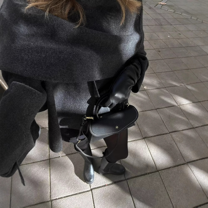 Poncho Élégant : Douceur Chaleureuse & Style Fluide