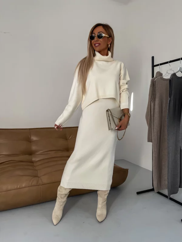 Ensemble Tricot Élégant : Col Roulé & Jupe Longue Confort