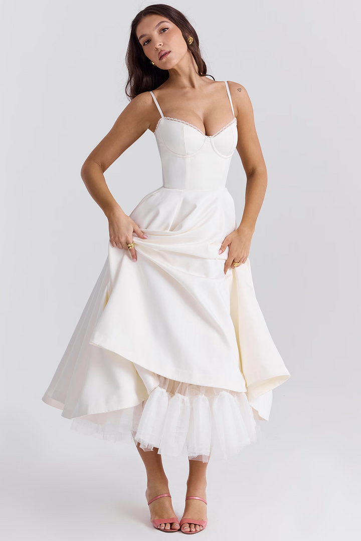Robe Satinée Évasée | Glamour & Raffinement pour Briller en Soirée