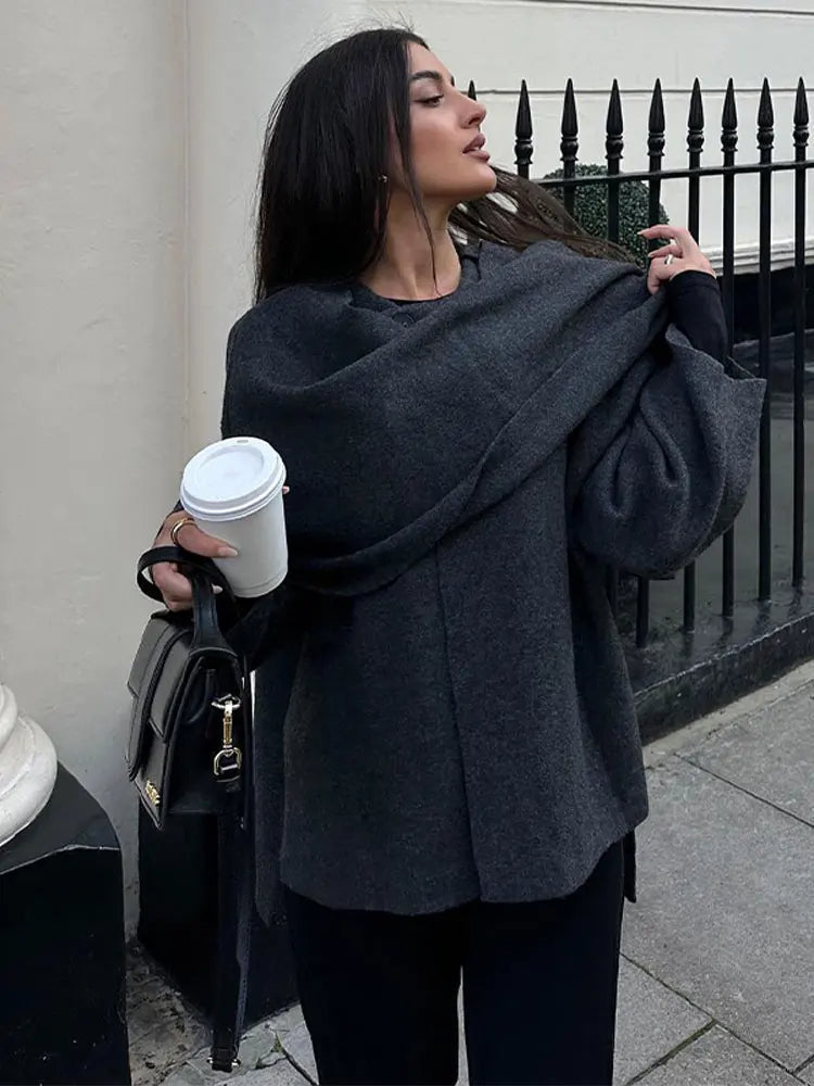 Manteau Drapé Oversize : Élégance Intemporelle et Confort Absolu