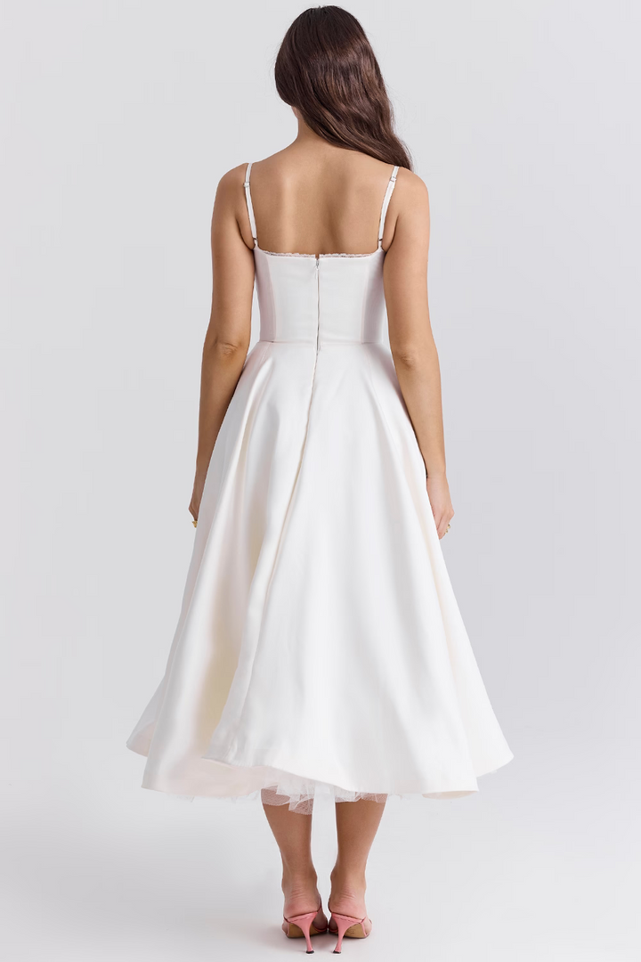 Robe Satinée Évasée | Glamour & Raffinement pour Briller en Soirée