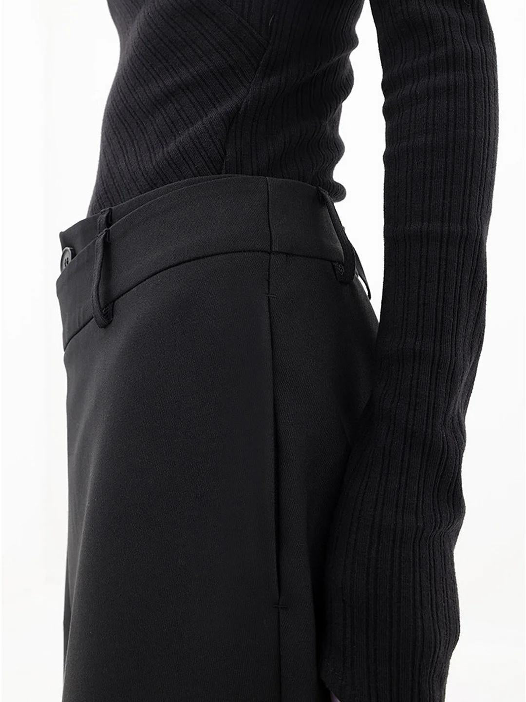 Pantalon Large Asymétrique – Osez l’Originalité avec Élégance