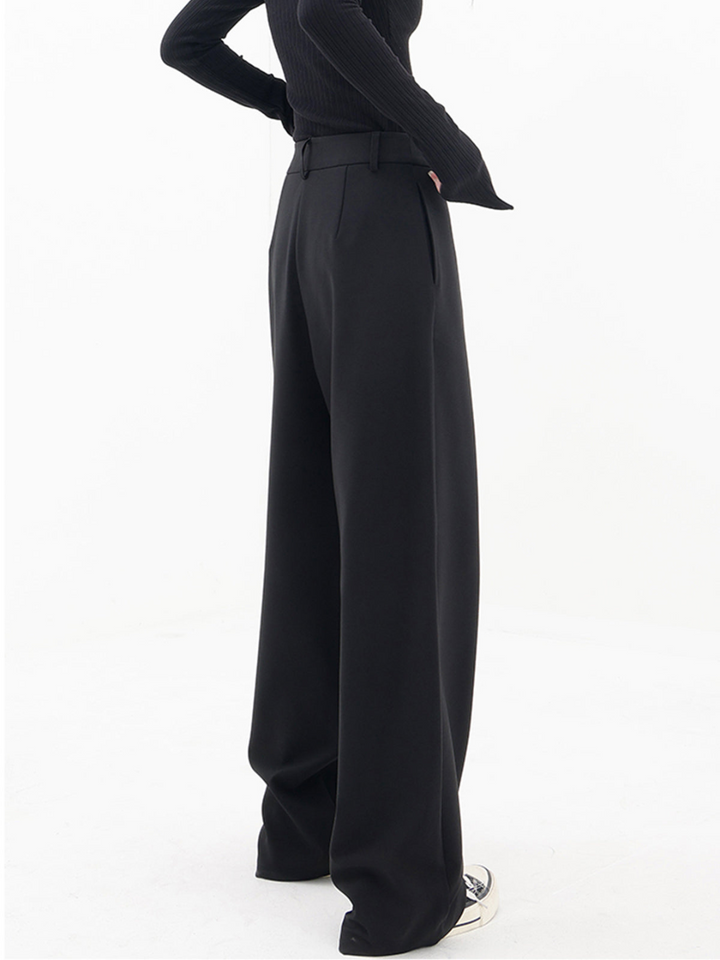 Pantalon Large Asymétrique – Osez l’Originalité avec Élégance