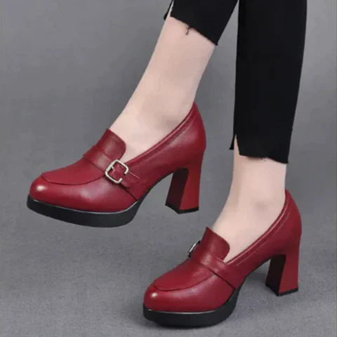 Mocassins à Talons – L’élégance effortless, du bureau à la soirée