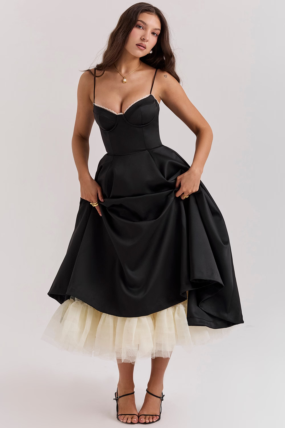 Robe Satinée Évasée | Glamour & Raffinement pour Briller en Soirée