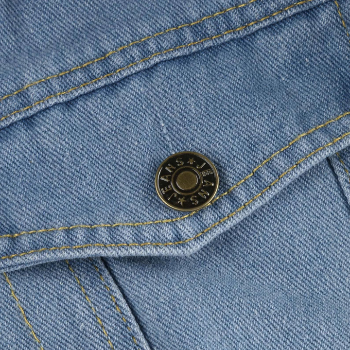 Monika – La Veste en Denim qui Redéfinit le Chic Moderne