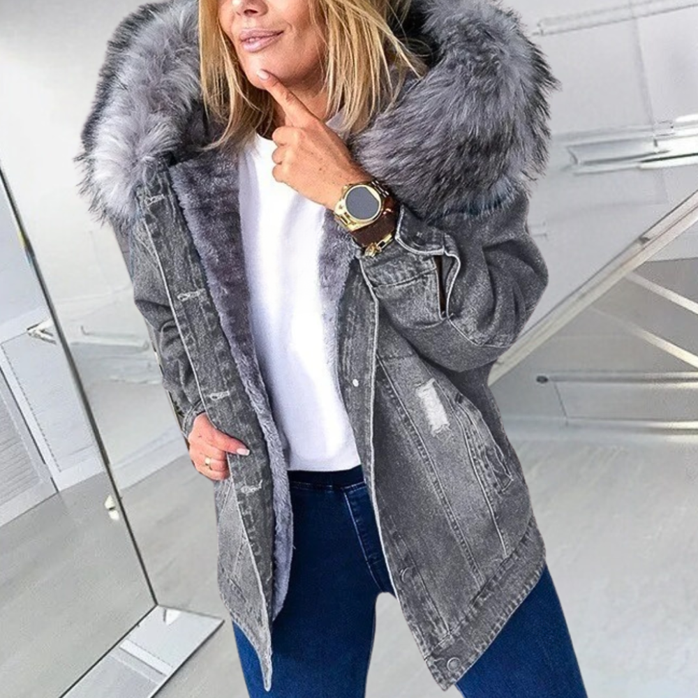 Monika – La Veste en Denim qui Redéfinit le Chic Moderne