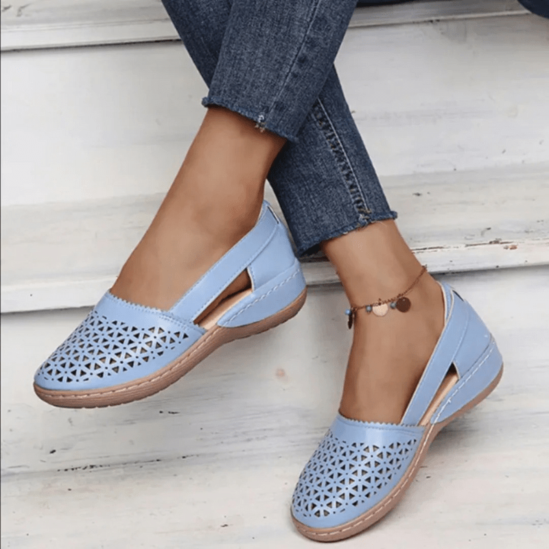 Camille | Chaussures Confortables Respirantes à Découpes pour Femme | Plates - Looksy