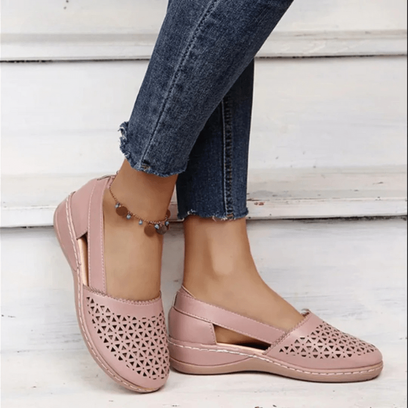 Camille | Chaussures Confortables Respirantes à Découpes pour Femme | Plates - Looksy