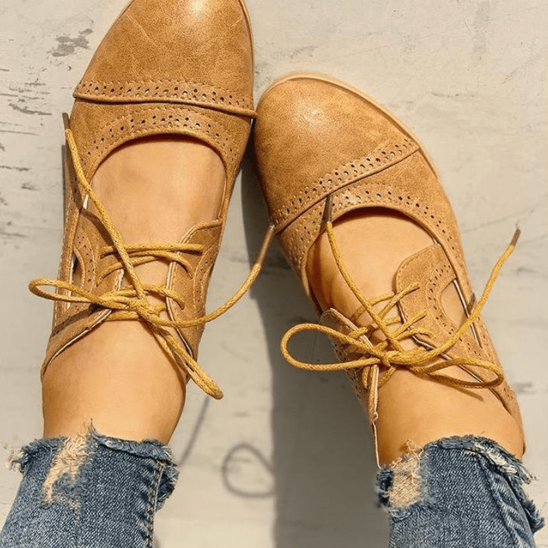 Claudette | Chaussures À Lacets Inspirées Du Style Vintage Pour Femme | Talons - Looksy