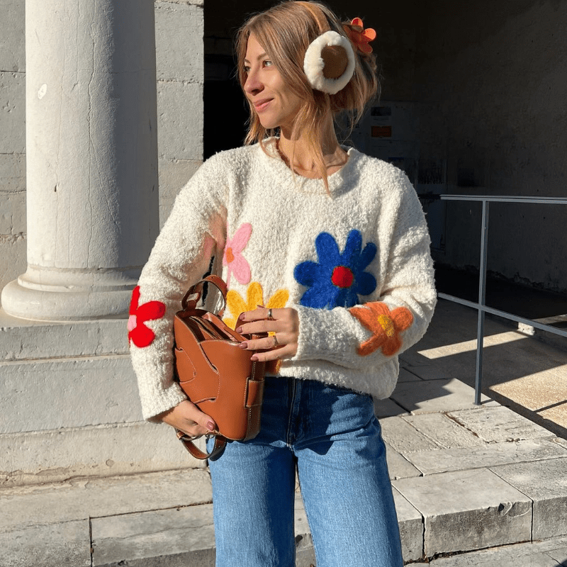Diane | Pull Brodé De Fleurs Pour Femme | Style Décontracté - Looksy