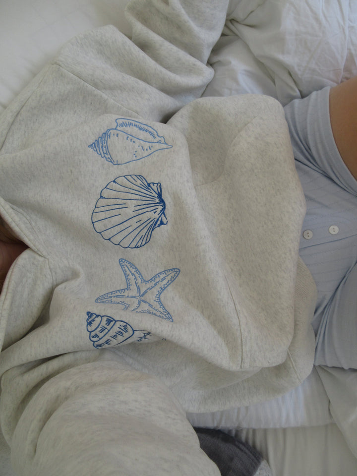 Sweat Capuche Marin : Douceur Brodé & Confort Décontracté