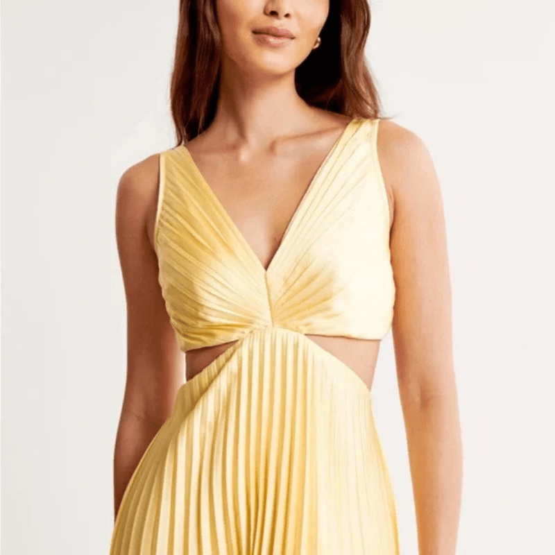 Laure | Robe à col V plissé pour femme | Maxi - Looksy