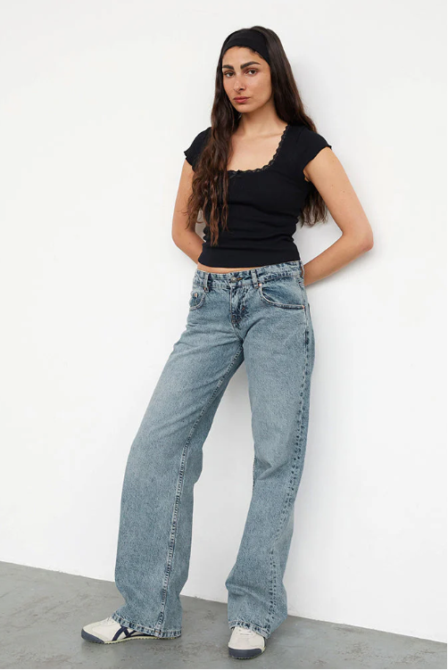 Jean Large Taille Haute : Confort Élégant et Style Rétro Chic