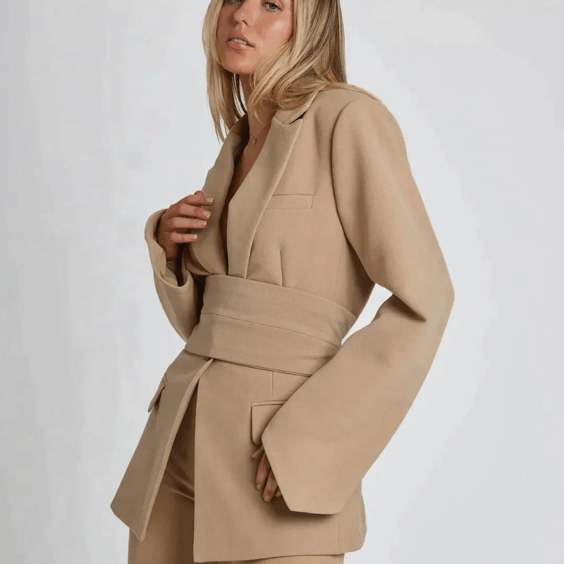 Madeleine | Blazer Ceinturé Femme | Manches Longues - Looksy