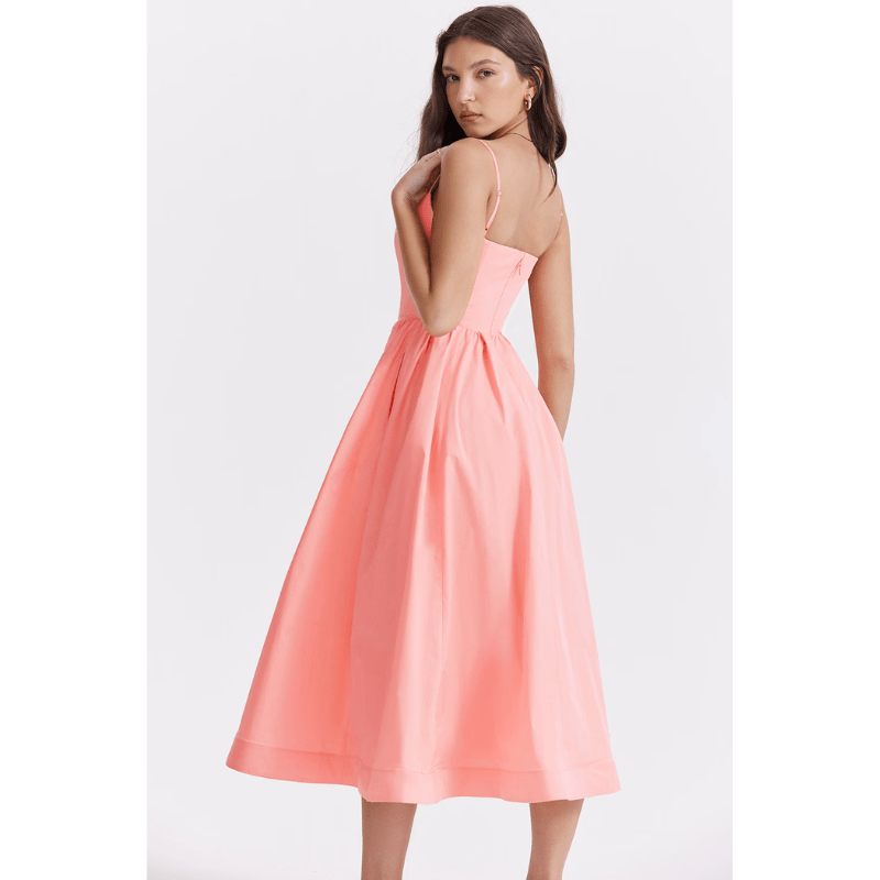 Nora | Robe Élégante À Bretelles Fines Pour Femme | Mi - Longue - Looksy