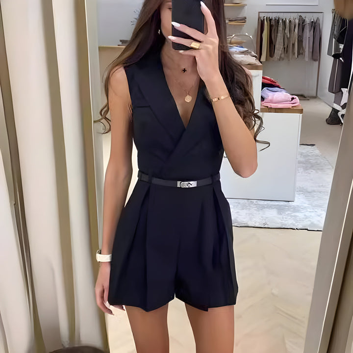 Combishort Blazer Sans Manches – L’Alliance Parfaite du Chic et de l’Audace
