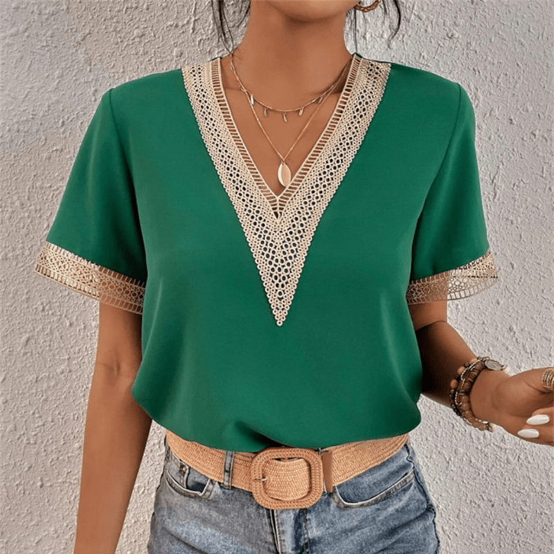 Olympe | Blouse Femme Col V à Détail Dentelle | Manches Courtes - Looksy
