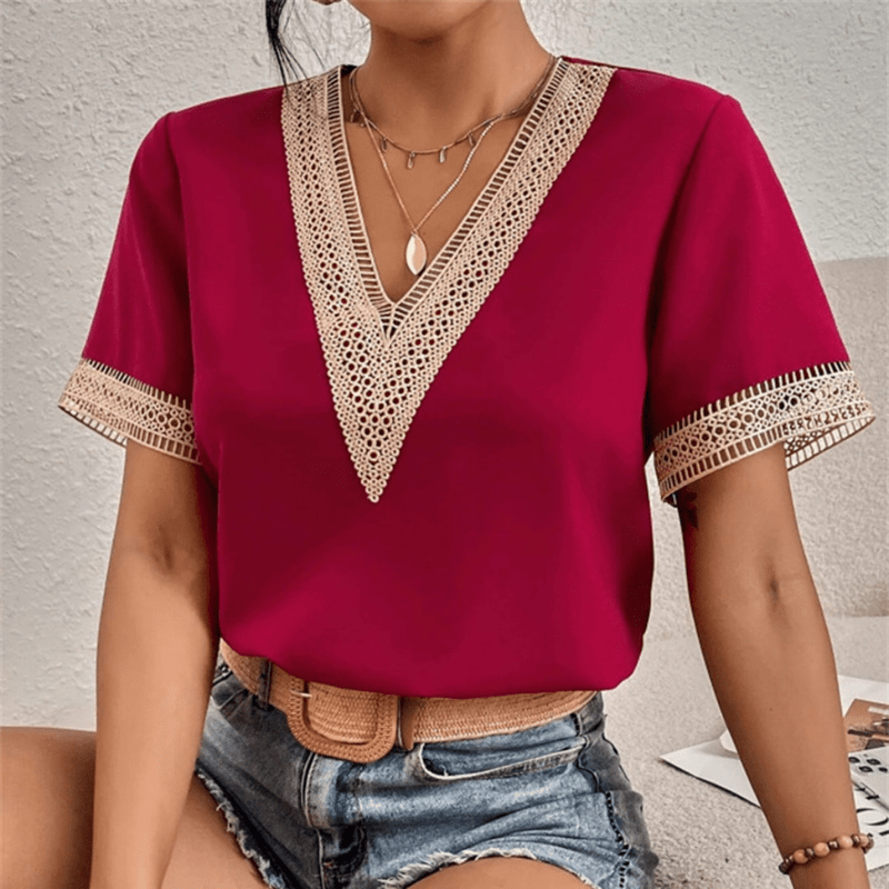 Olympe | Blouse Femme Col V à Détail Dentelle | Manches Courtes - Looksy