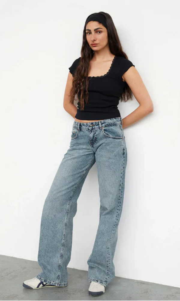 Jean Large Taille Haute : Confort Élégant et Style Rétro Chic