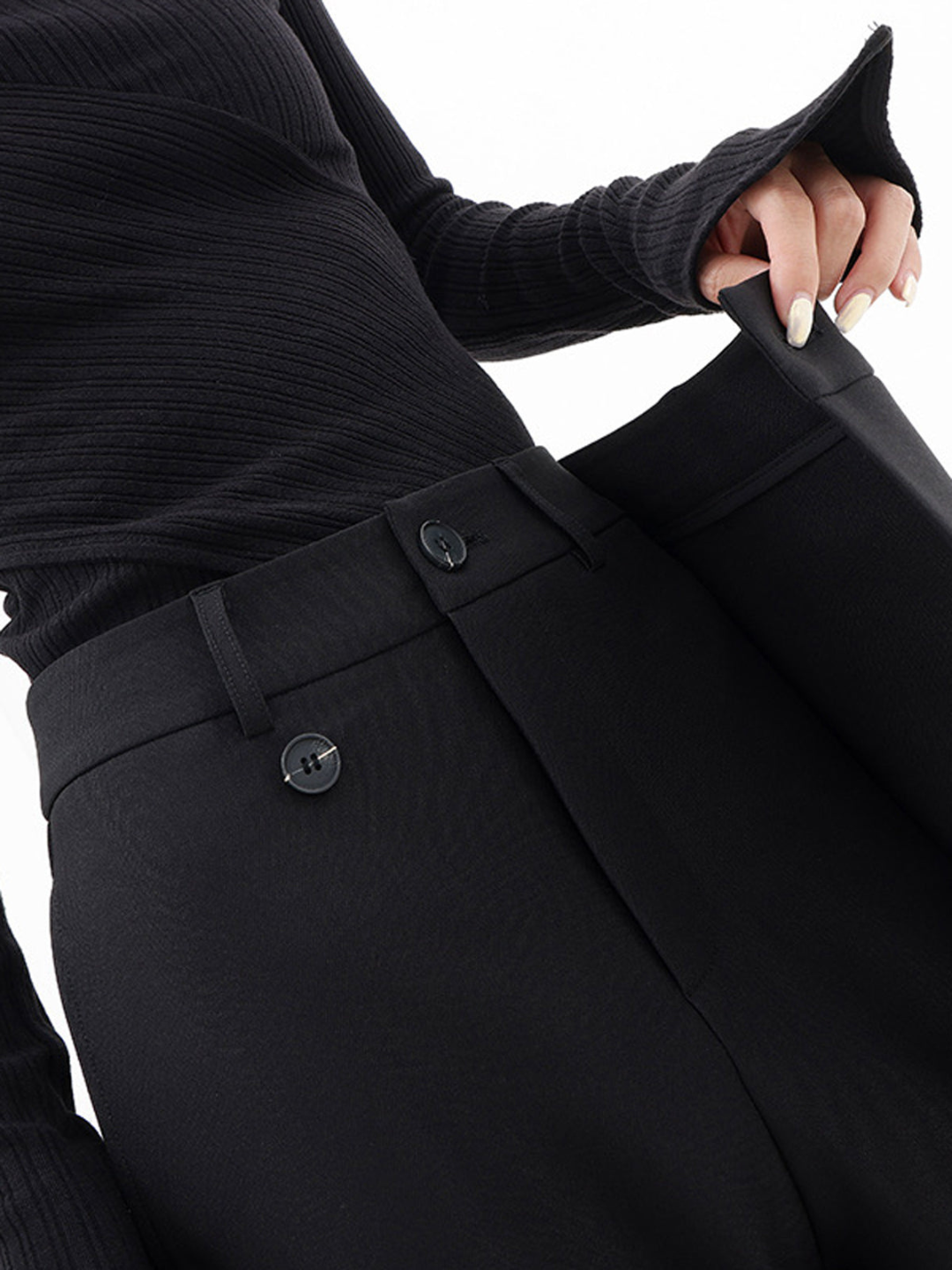 Pantalon Large Asymétrique – Osez l’Originalité avec Élégance