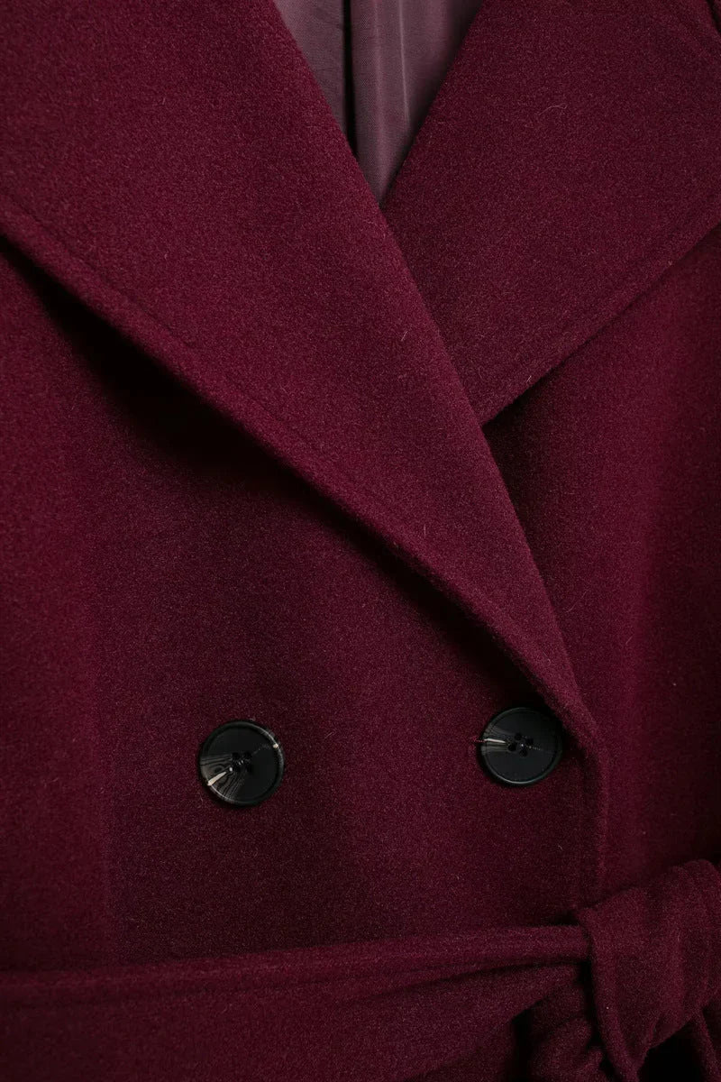Manteau Long Ceinturé : Élégance Chaleureuse & Silhouette
