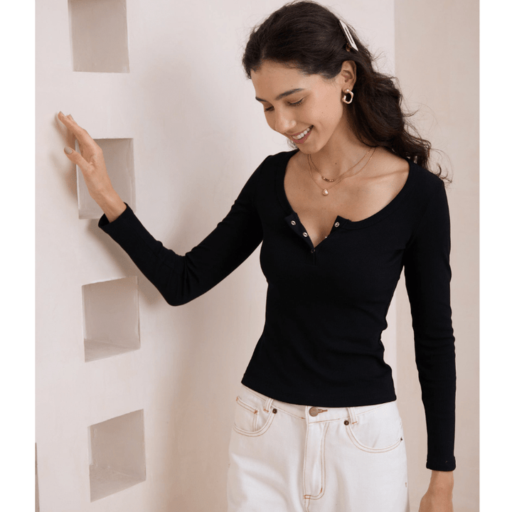 Petronia | Chemise Henley Côtelée Décontractée pour Femme | Manches Longues - Looksy