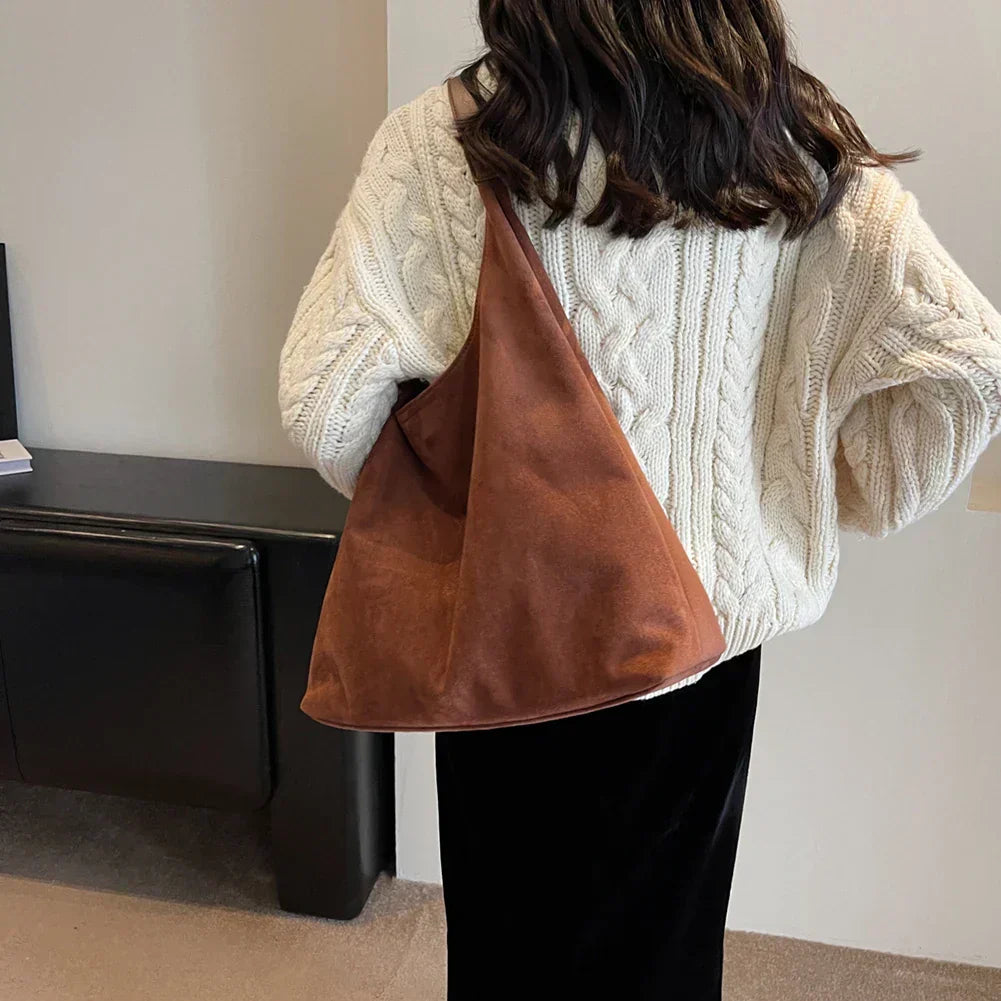 Sac Cabas Daim : Élégance Simple & Spacieux