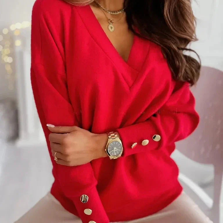 Pull Col V Doux : Détails Boutons Dorés Élégance