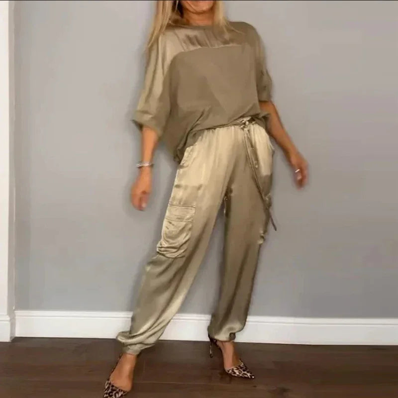 Ensemble élégant en satin de luxe pour femme