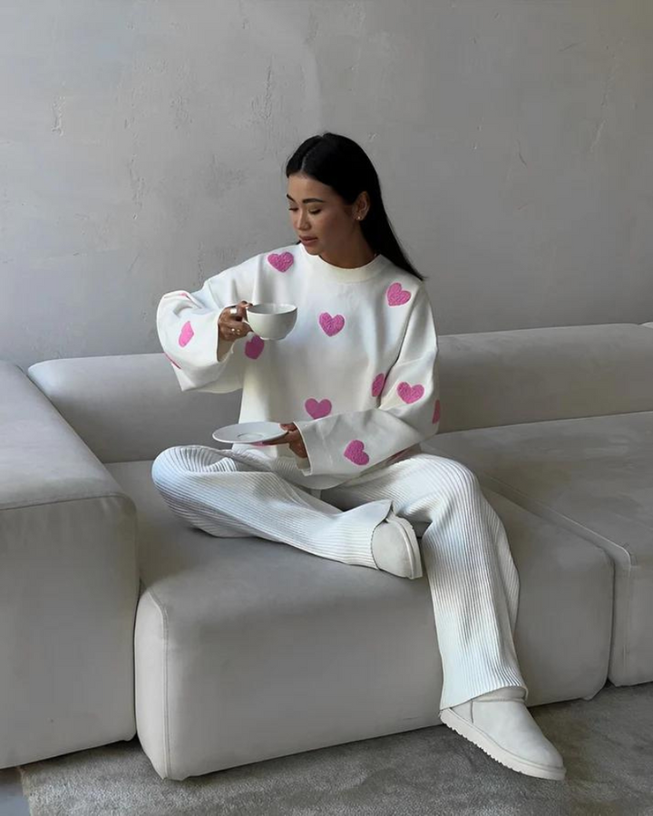 Pull Oversize Cœurs : Douceur Cosy & Romantique