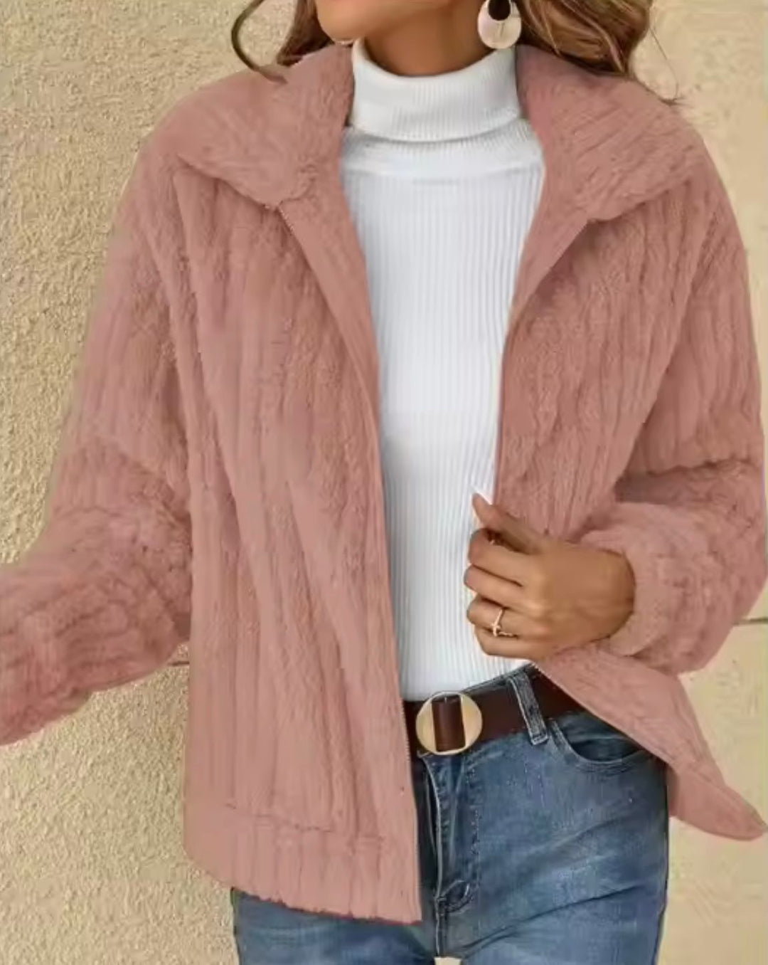 Veste Fausse Fourrure : Chaleur Douce et Élégance Hivernale