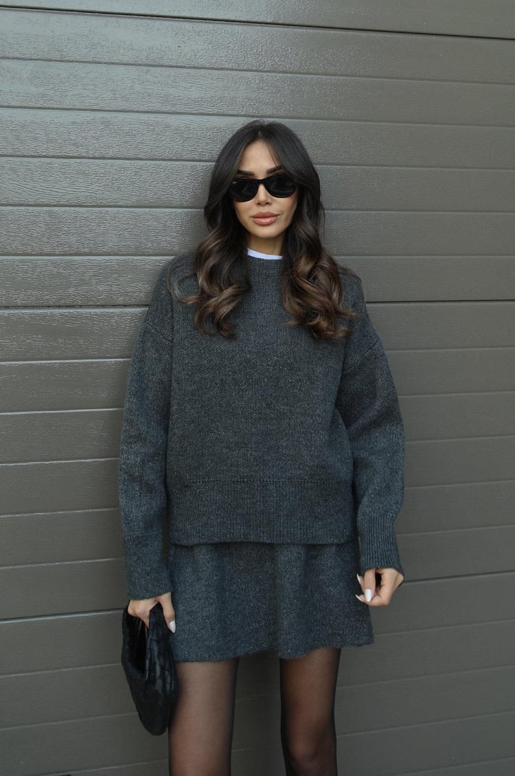 Ensemble Pull Oversize & Jupe : Élégance Confort Automnal