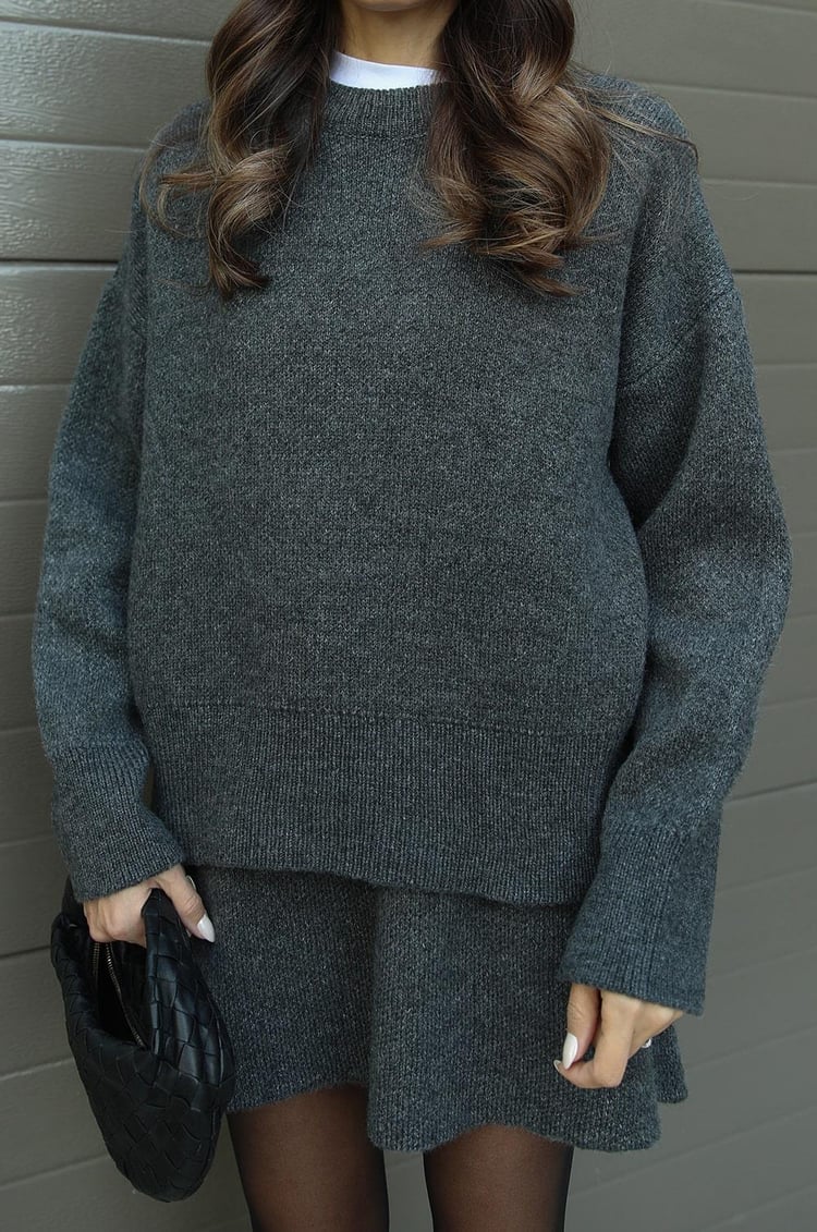 Ensemble Pull Oversize & Jupe : Élégance Confort Automnal