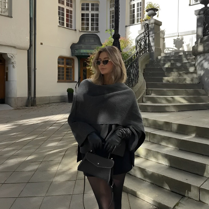 Poncho Élégant : Douceur Chaleureuse & Style Fluide