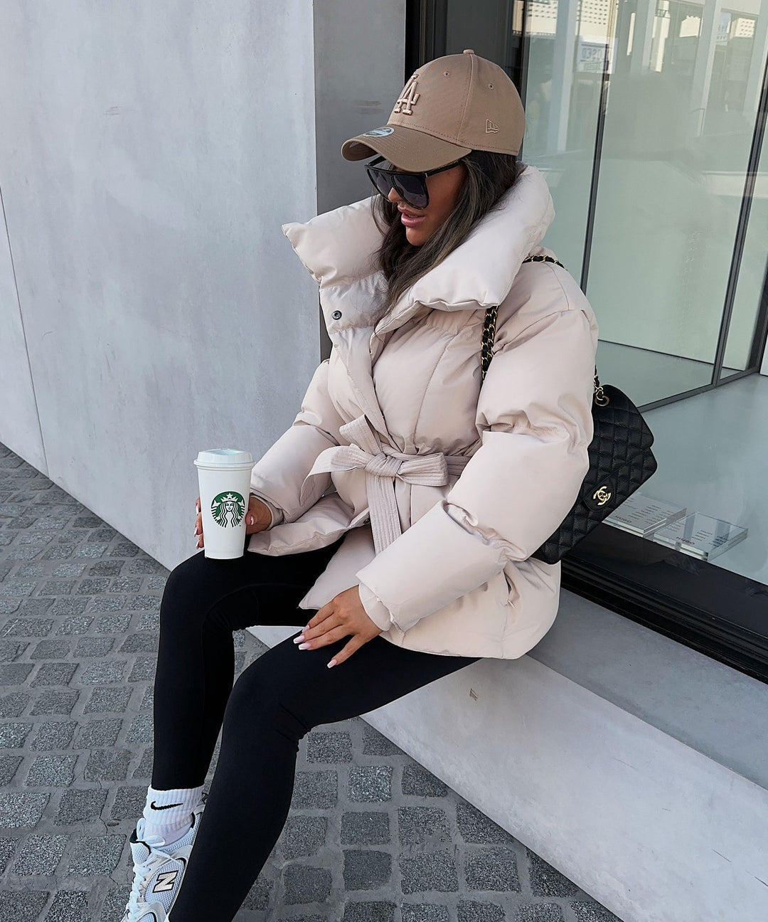Doudoune Ceinturée : Chaleur Élégante & Silhouette Hiver