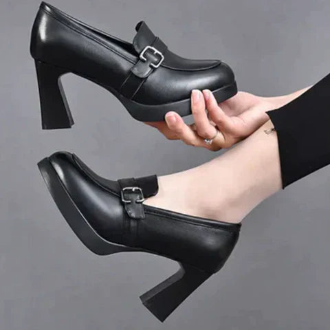 Mocassins à Talons – L’élégance effortless, du bureau à la soirée