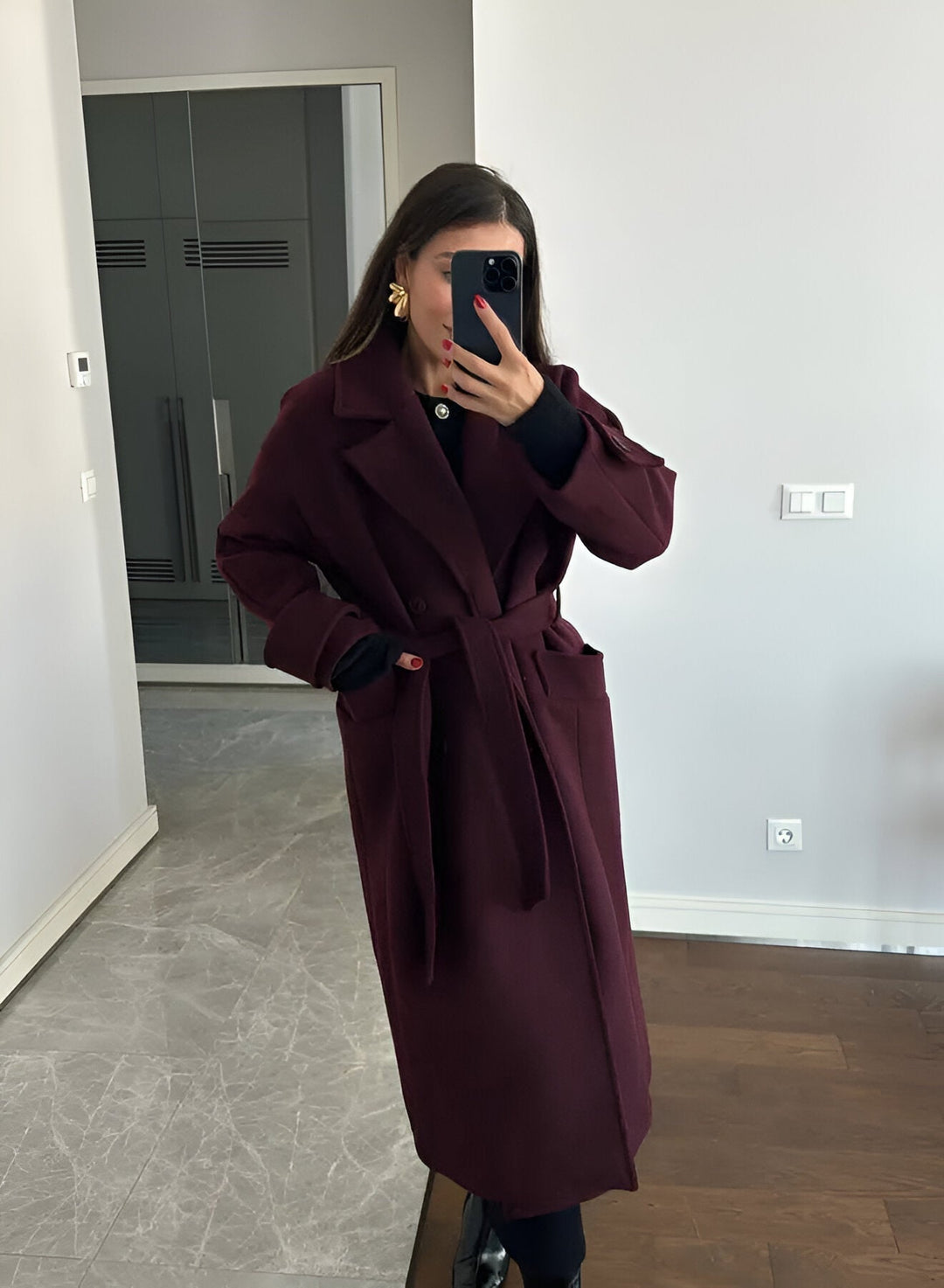Manteau Long Ceinturé : Élégance Chaleureuse & Silhouette
