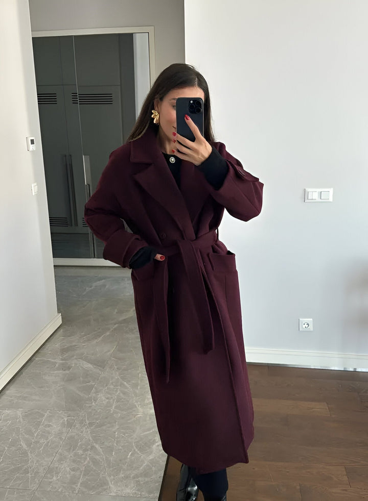 Manteau Long Ceinturé : Élégance Chaleureuse & Silhouette