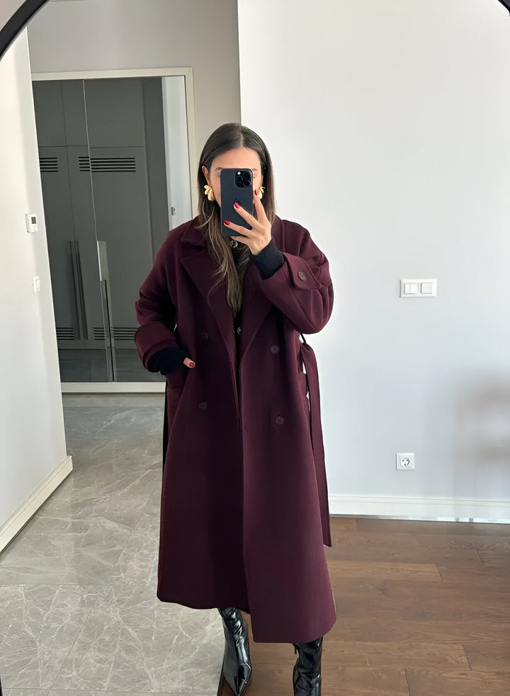 Manteau Long Ceinturé : Élégance Chaleureuse & Silhouette
