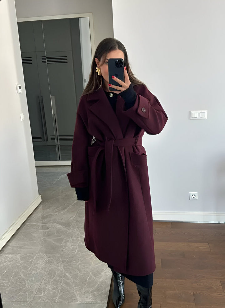 Manteau Long Ceinturé : Élégance Chaleureuse & Silhouette