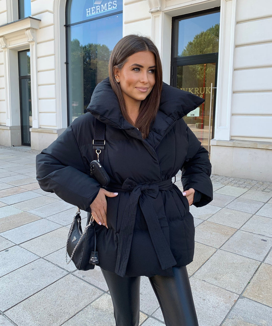 Doudoune Ceinturée : Chaleur Élégante & Silhouette Hiver