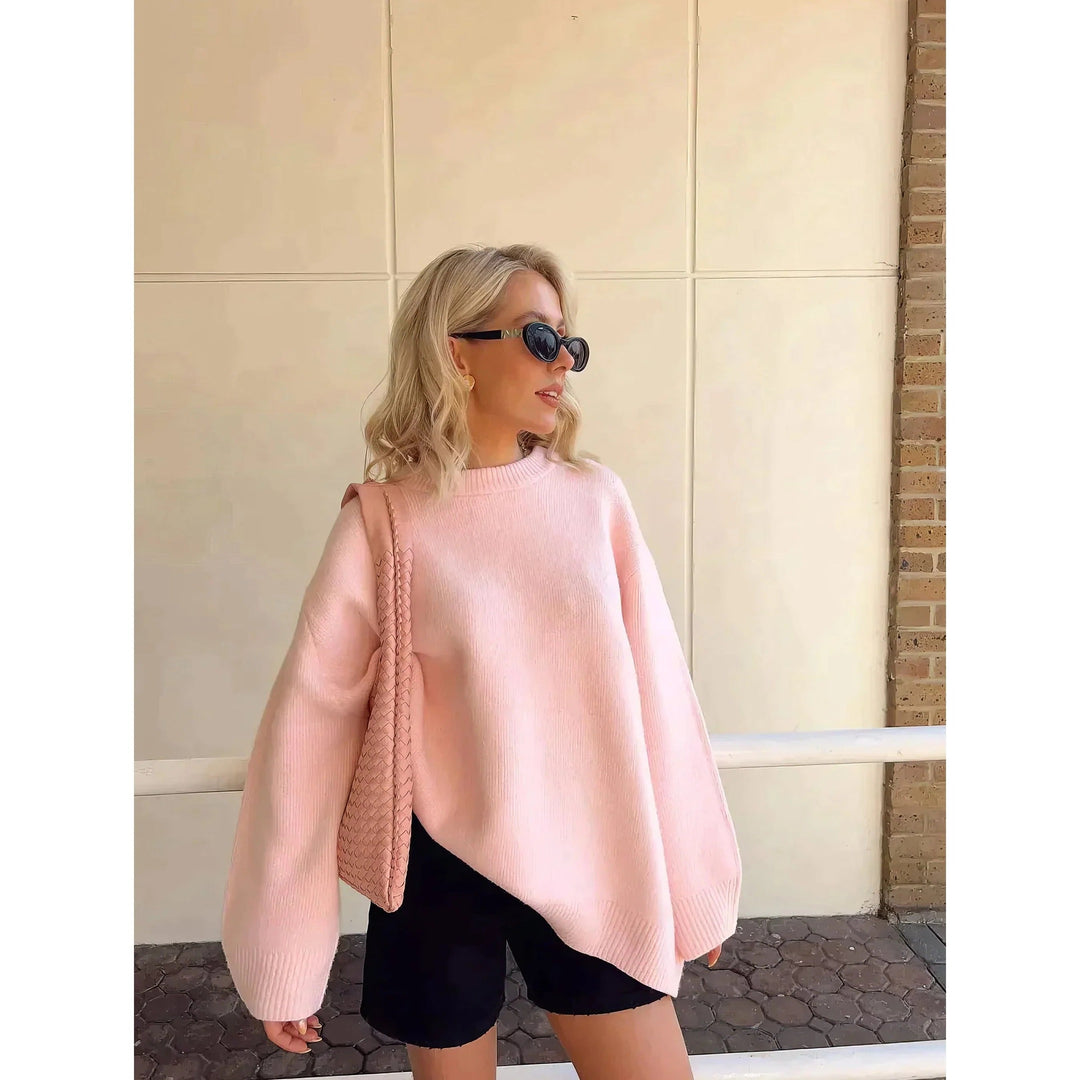 Pull Oversize Douillet : Col Montant, Élégance Décontractée