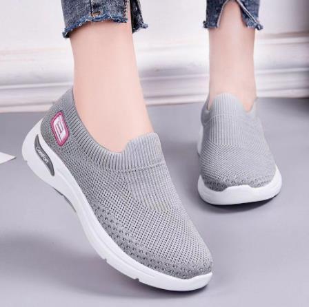 Chaussures de Marche Ultra-Confort – Bougez librement, marchez sans effort !