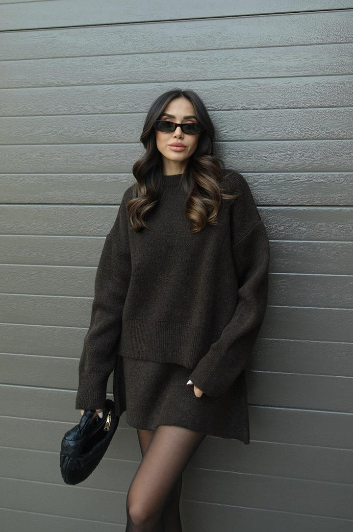 Ensemble Pull Oversize & Jupe : Élégance Confort Automnal